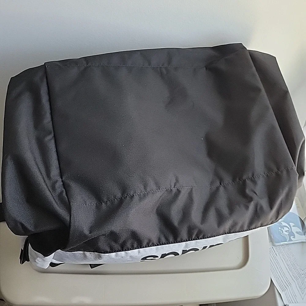 Adidas Defender Duffle Gym Bag Gray Black Shoulder Strap Medium, Great Condition